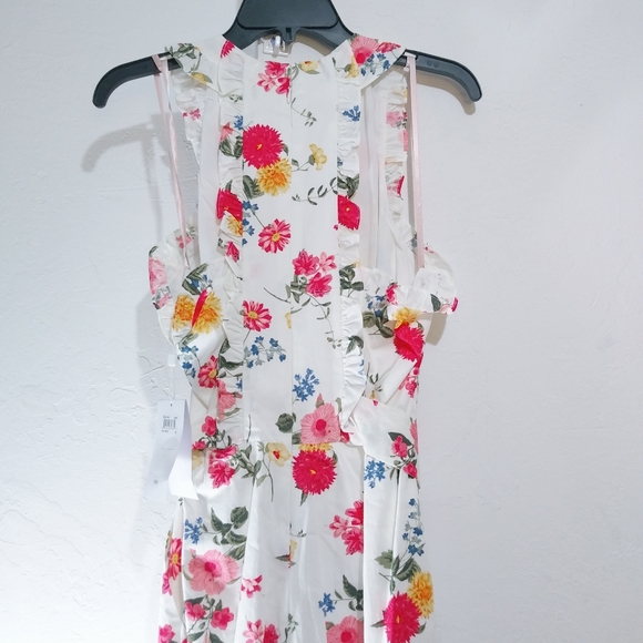 Gal Meets Glam collection
Floral jumpsuit NWT - Picture 6 of 14